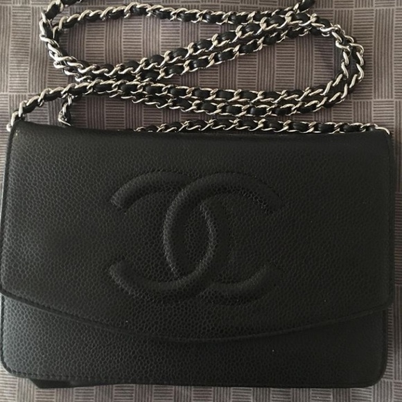 Chanel caviar Leather on chain Crossbody - Picture 3 of 6